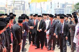 Bila perpecahan ini berlaku sebelum anwar jumpa agong, atau selepas jumpa agong kalau ada undi tak percaya di parlimen (kesannya anwar gagal); Zahid Hamidi Lawatan Kdymm Spb Yang Di Pertuan Agong Ke Facebook