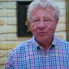 Alasraki no tiene dinero ni para irse de vacaciones y tampoco ya no tiene  dinero para pagarle a sus empleados. Enojado hasta con el partido de  oposición ni ellos lo apoyan con