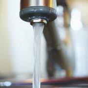 Getting Hard Water Off Oil Rubbed Bronze Ehow Oil Rubbed Bronze Faucet Bronze Faucet Hard Water Spots