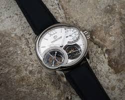 2000년대 이후 등장하는 스위스 명품시계 브랜드. 젊은 명품시계 Greubel Forsey의Quadruple Tourbillon model, 이미지이다.