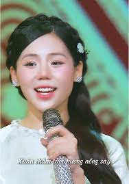 Hương Ly: Cuộc Tình Đầy Buồn Đau