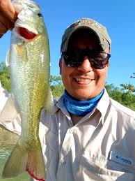 Bass were definitely CHEWIN yesterday... FOLLOW @ witkowskisfishingsickness 