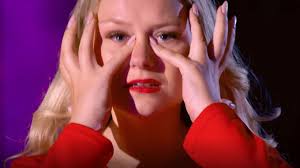 Ihr Tinush verliebt sich vor ihren Augen in eine andere