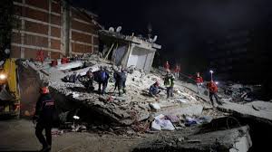 Deprem olurken annem ve ben (görsel temsili değildir) #izmir #izmirdeprem şimdi bir tek bütün bunları alkole falan bağlayan sığırlar kaldı, onlar da düşmeye başladı mı felaketler tamamlanır. Erkan Trukten O Gemiye Dikkat Cekti Izmir Depremi Haarp Yuzunden Mi Oldu