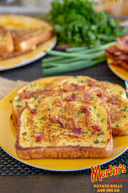 Savory French Toast With Hollandaise Sauce Martin S Famous Potato Rolls And Bread Savoury French Toast Hollandaise Sauce Breakfast Recipes