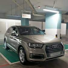 We Had The Opportunity To Drive This Left Hand Drive Audi Q7 E Tron A Hybrid With A 2 0litre Engine At Audi S Tech Talk Question Audi Q7 Fast Cars Motorsport