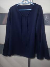 Aneka model blouse wanita yang beredar di pasaran mulai dari blouse korea, blouse brokat, blouse hijab, blouse kebaya, blouse sifon, blouse hitam dan blouse balotelli semakin menunjukkan jika blouse lebih dari sebuah pakaian biasa. Blouse Kemeja Wanita Blouse Wanita Blouse Muslimah Baju Wanita Women S Fashion Clothes Tops On Carousell