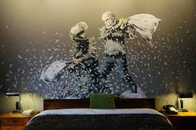 Progetti che sono una vera fonte di ispirazione per tutti quelli che apprezzano il buon design, uno stile originale e soluzioni moderne e accattivanti per la decorazione d'interni. Banksy Apre Un Hotel Davanti Al Muro Di Betlemme Artribune