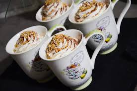 Per preparare la crema al mascarpone, versate in un pentolino l'acqua 1 e unite lo zucchero semolato 2 mescolate leggermente in modo da far inumidire per bene lo zuccheroche dovrete portare a 121°c (misurate con un termometro da cucina la temperatura esatta) 3; Coppa Al Mascarpone E Crema Di Nocciole In Cucina Con Christian