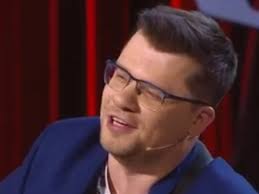 Nu Ya Dazhe Ne Znayu Garik Harlamov Porval Zal Spev Poshluyu Pesnyu Pro Sobchak I Bogomolova Video Topnews Ru
