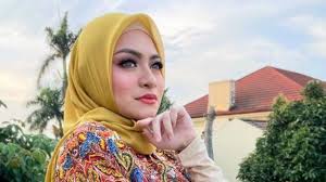 Namun, hal ini pun belum bisa di pastikan kebenarannya guys, makanya mimin akan memberikan ulasan yang lengkap. Nathalie Holscher Curhat Soal Video Syur 20 Detik Pakai Bikini Itu Juga Herstory
