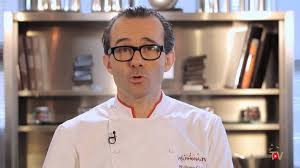 Les Essentiels Techniques De L Ecole Valrhona L Emulsion Youtube