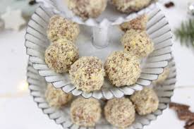 Pralinen müssen nicht aufwendig sein. Rezept Schoko Haselnuss Kaffee Pralinen Einfach Selber Machen