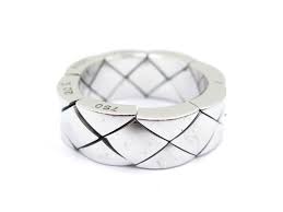 La manchette coco crush de chanel. Bague Chanel Coco Crush Pm Matelasse 49 En Or Blanc