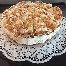 4 ei(er) 2 becher zucker 1 becher öl 1 becher. Himmelstorte Mit Himbeeren Von Curiosia Chefkoch Schnelle Kuchen Backen Torten Lebensmittel Essen