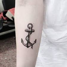 Entre marins un tatouage ancre signifie que ce marin a traversé l'océan atlantique. Ancre Marine Tatouage Tatouage Ancre Marine Signification