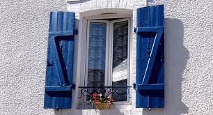 Des fissures peuvent apparaître avec le temps sur un crépi. Refaire Le Crepi De Facade De Sa Maison Conseils Devis Et Prix