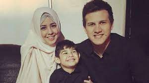 Okezone celebrity menyajikan kabar info berita selebritis artis gosip musik film terhangat nasional dan internasional terkini di indonesia Ngotot Cerai Risty Tagor Beri Alasan Dengan Isyarat Kecil Showbiz Liputan6 Com