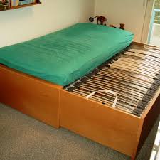 Der betten zum ausziehen test hat gezeigt, dass das gesamtresultat des getesteten vergleichssiegers die redaktion sehr herausstechen konnte. Pin Auf L S Schlafzimmer Und Betten