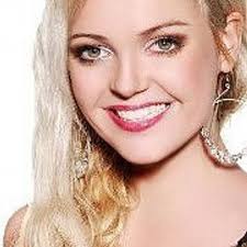 Jane Hyde (@1NotSoPlainJane)