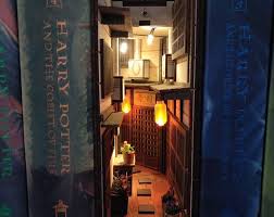 Lit Alice In Wonderland Book Nook Diorama Bookshelf Shadow Box In 2020 Book Nooks Alice In Wonderland Book Diorama