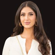 I am grateful and honored to be a part of the Oberfeld Snowcap team based  in Toronto.