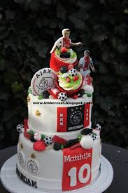 Lekker Zoet Cupcakes En Taart Van Ajax Voor Matthijs 10 Jaar