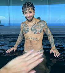 Maluma Shares Steamy, Nude Photos While Relaxing in Miami
