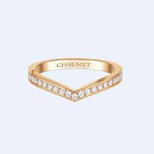 Chaumetさんはinstagramを利用しています Crowning Love Since 1780 Chaumet Offers A Range Of Wedding Bands For Men And Women Brow Mens Wedding Bands Chaumet Wedding Bands