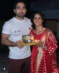 Geeta phogat was born as 'geeta kumari phogat' on thursday, 15 december 1988 ( age 30 years; Watch Vinesh Phogat In Different Avatar Celebrating Karva Chauth