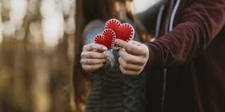 Kata romantis acap kali berhasil mewakili perasaan yang sekian lama terpendam. 74 Kata Kata Romantis Singkat Dan Indah Penuh Ungkapan Cinta Bikin Hati Luluh Kapanlagi Com