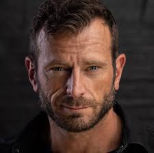 Bläddra bland tusentals skådespelare, statister och modeller inom  underhållningsbranschen