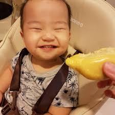 Who loves Durian? ~ My family loves Durians! Haha except Darius. He eats  but certainly not a fan. Haha Travis is a BIG FAN. Swipe to the last to see  Travis first