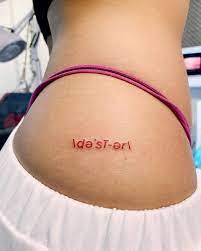 Kylie jenner has the phonetic pronunciation of sanity inked on her right hip. Red Ink Hip Tattoo That Reads The Phonetic Spelling Of