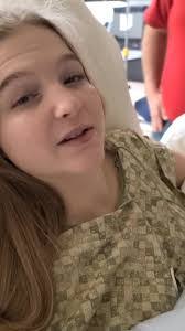 Leah Chandler's Instagram, Twitter & Facebook