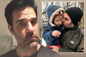 Pentru a scrie un review trebuie sa fii autentificat. Rob Delaney Welcomes Fourth Child Months After Tragic Death Of Toddler Son Henry Mirror Online