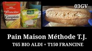 Dans le bol de votre robot, versez un peu d'eau, ajoutez la levure de boulanger, la moitié de la farine, puis le reste d'. 03 Un Pain Maison Avec Un Melange De Farine T65 Bio Aldi T150 Francine Youtube