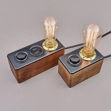 Fundament Lampe Atelier Und Nachttischlampe Mit Sockel Aus Schweizer Nussbaumholz Abdeckung Aus Duroplast Und Einer Spezial Nachttischlampe Lampe Holzleuchte