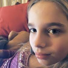 Evie Davis (@EvieDavis4)