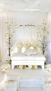 Pelamin yang simple dan sweet. Pelamin Pengantin Wedding Backdrop Decorations Asian Wedding Decor Simple Wedding Decorations