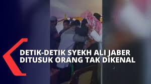 Seperti diketahui, syekh ali jaber ditusuk orang tak dikenal, saat sedang ceramah di masjid fallahudin, bandar lampung, tadi sore. Syekh Ali Jaber Ditusuk Orang Tak Dikenal Saat Mengisi Pengajian Ini Penjelasan Polisi Youtube