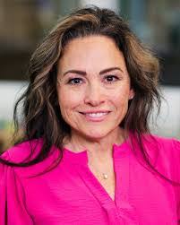 Vicki Rowe's Instagram, Twitter & Facebook