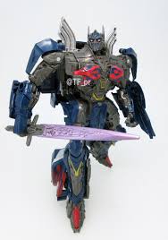 Bakery delivery man / pedestrain (uncredited). New Images Of Transformers The Last Knight Dark Optimus Prime From Takaratomy