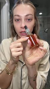 Tan Luxe Face Drops Review: A Foolproof Self-Tanning Solution