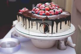 Je nach schokoladensorte und verwendungszweck ändert sich das verhältnis de Schokoladen Ganache Und Vanille Buttercreme Kuchen Fototapete Fototapeten Schokoladenstuckchen Schokoladenkuchen Dekadenten Myloview De