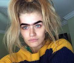 This Model Is Leading The Unibrow Movement Beauty Dark Eyebrows Bushy Eyebrows