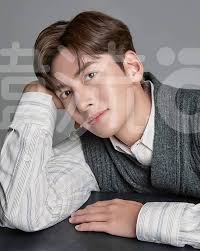 JISOO graces the cover of Elle Malaysia August 2025 issue for Cartier