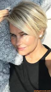 Selma Blair says she is 'doing great' three years after MS diagnosis