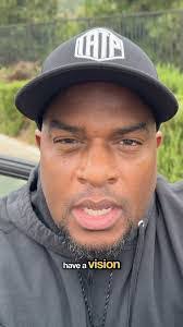 Peggy Langham's Instagram, Twitter & Facebook