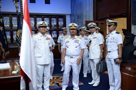 Rasyid menjelaskan, pelaksanaan patroli bersama dengan tentara laut negeri jiran itu berlangsung empat kali dalam setahun. Kasal Terima Kunjungan Panglima Tentera Laut Diraja Malaysia